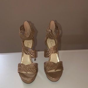 Very beautiful glittery gold 4 inch heels
